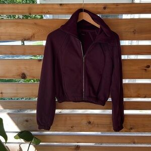 Lululemon Size 4 Zip-Up Jacket/Sweatshirt